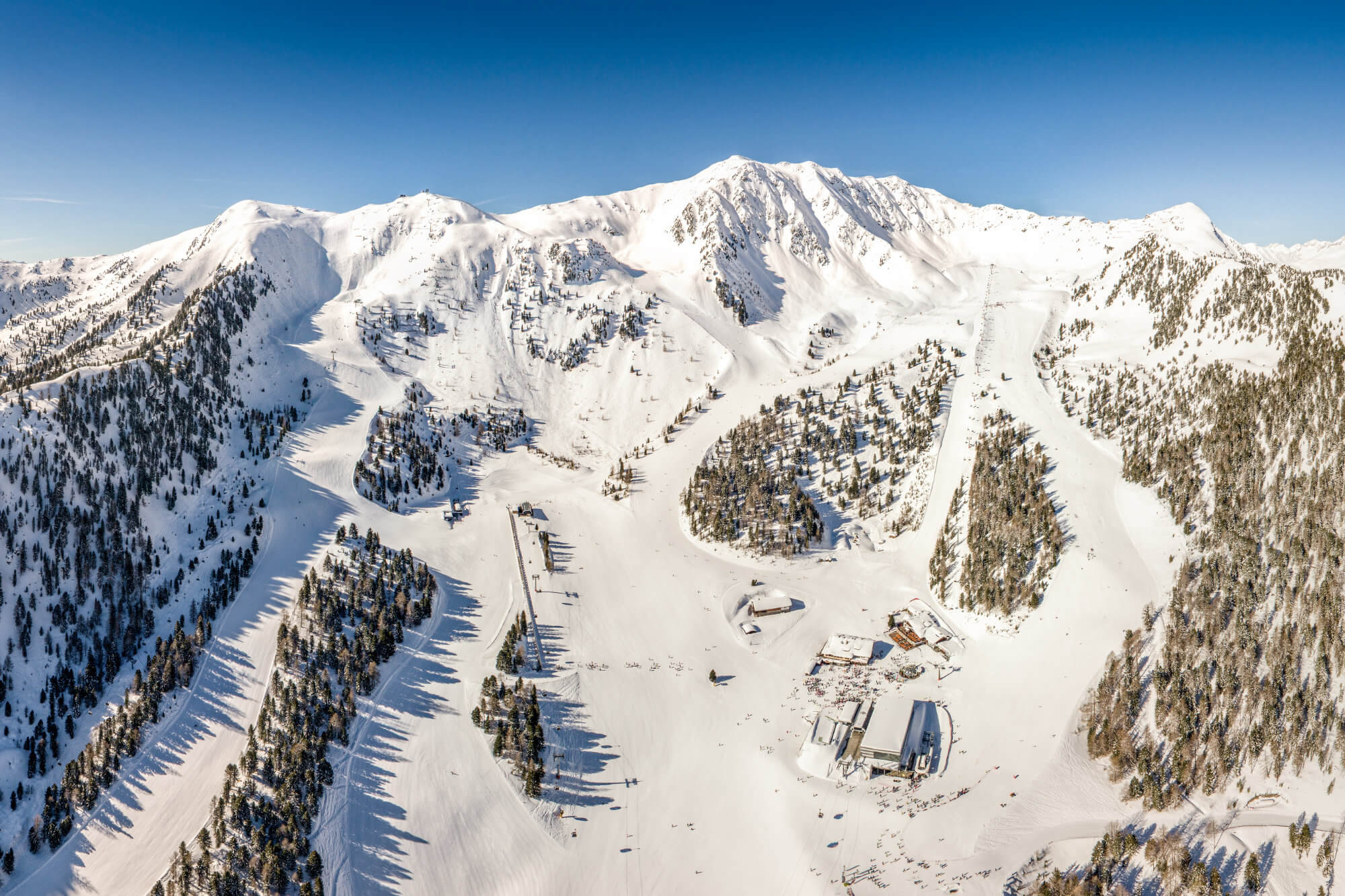 Skigebiet Speikboden im Winter von der Vogelperspektive - AHRIA Apartments