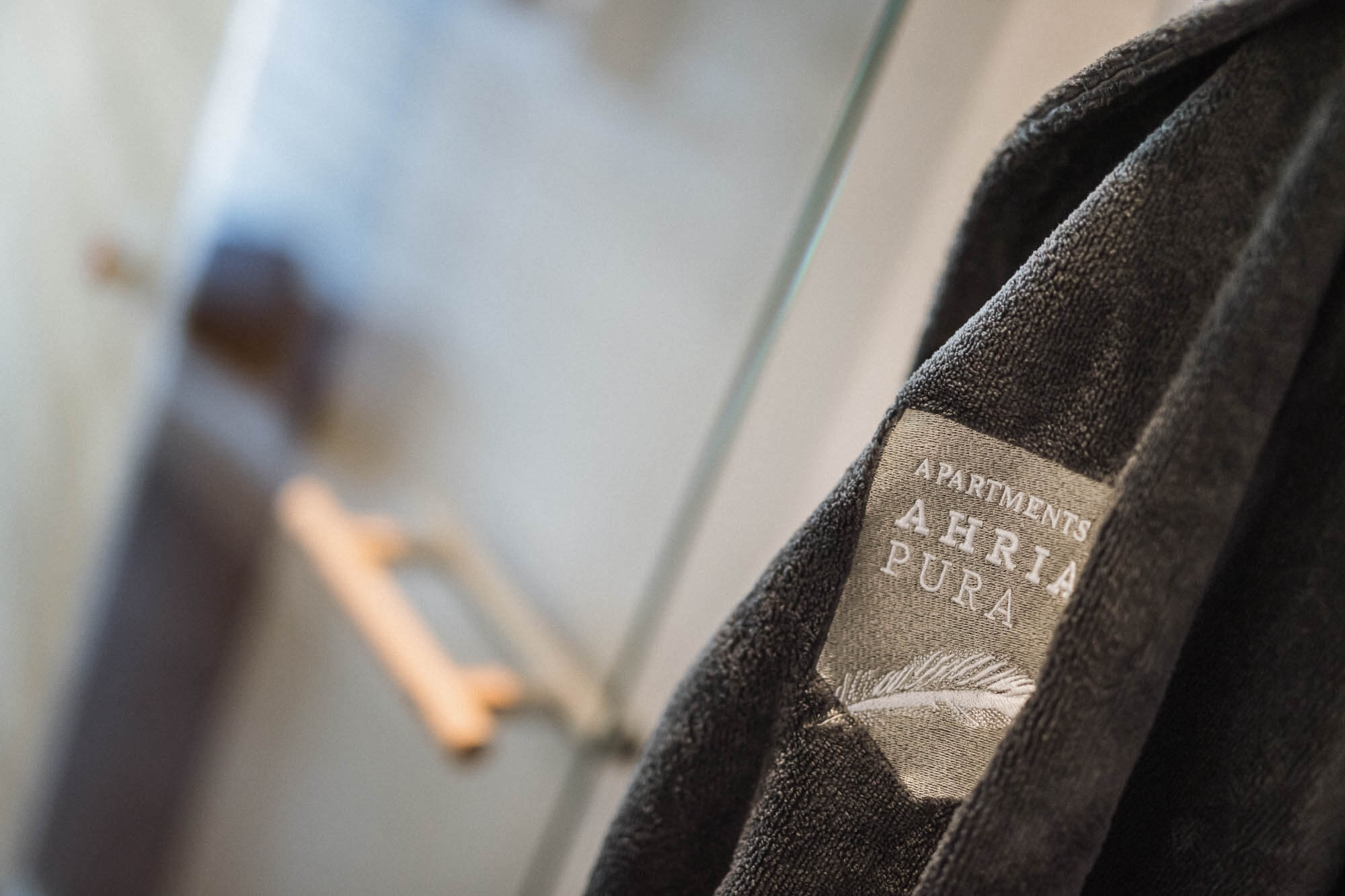 Bademantel vom AhriaPura Apartment - AHRIA Apartments