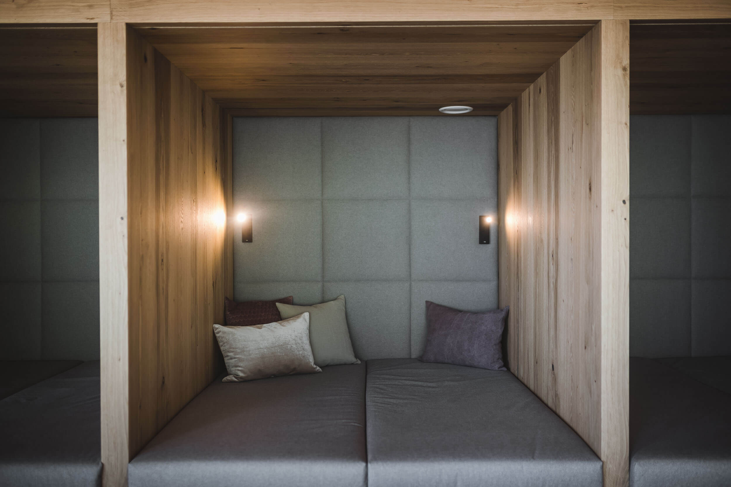 Kuschelnische im Ruheraum vom AhriaPura Apartment - AHRIA Apartments