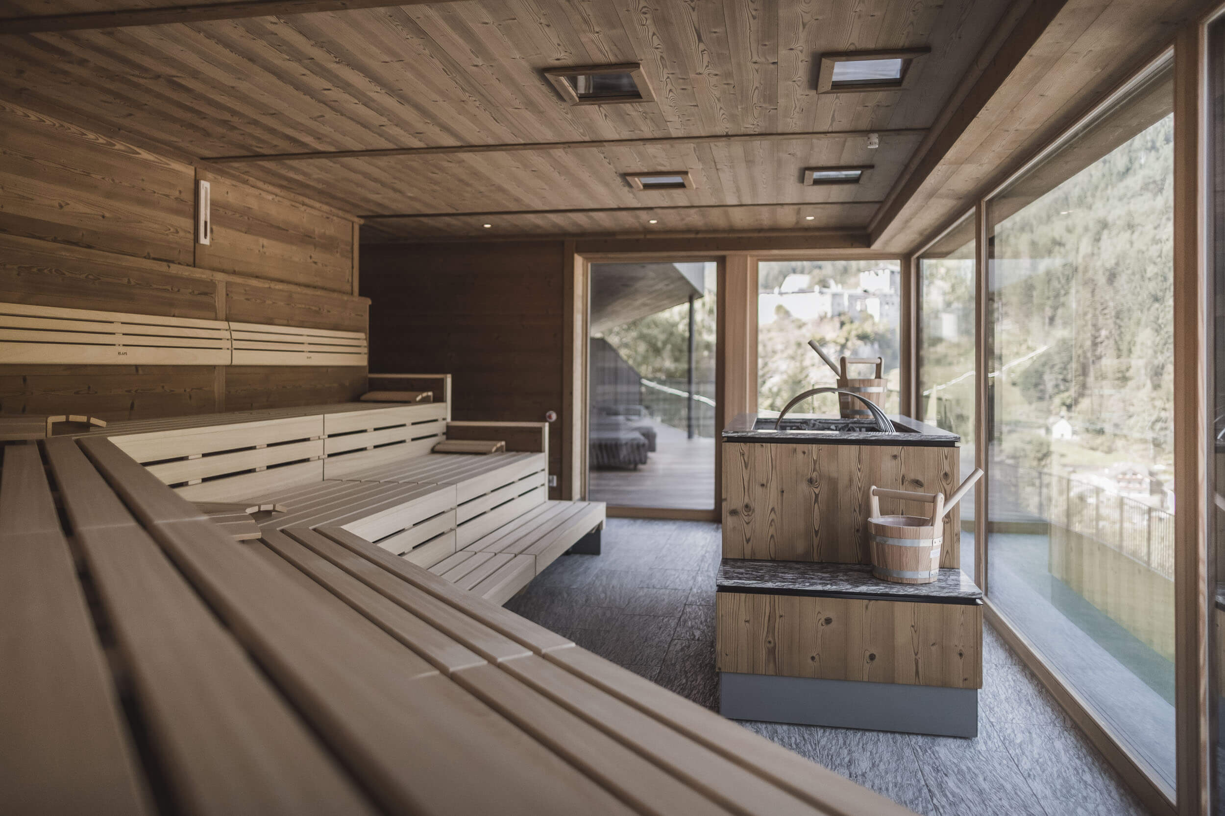 Große Panoramasauna im AhriaPura Apartment - AHRIA Apartments