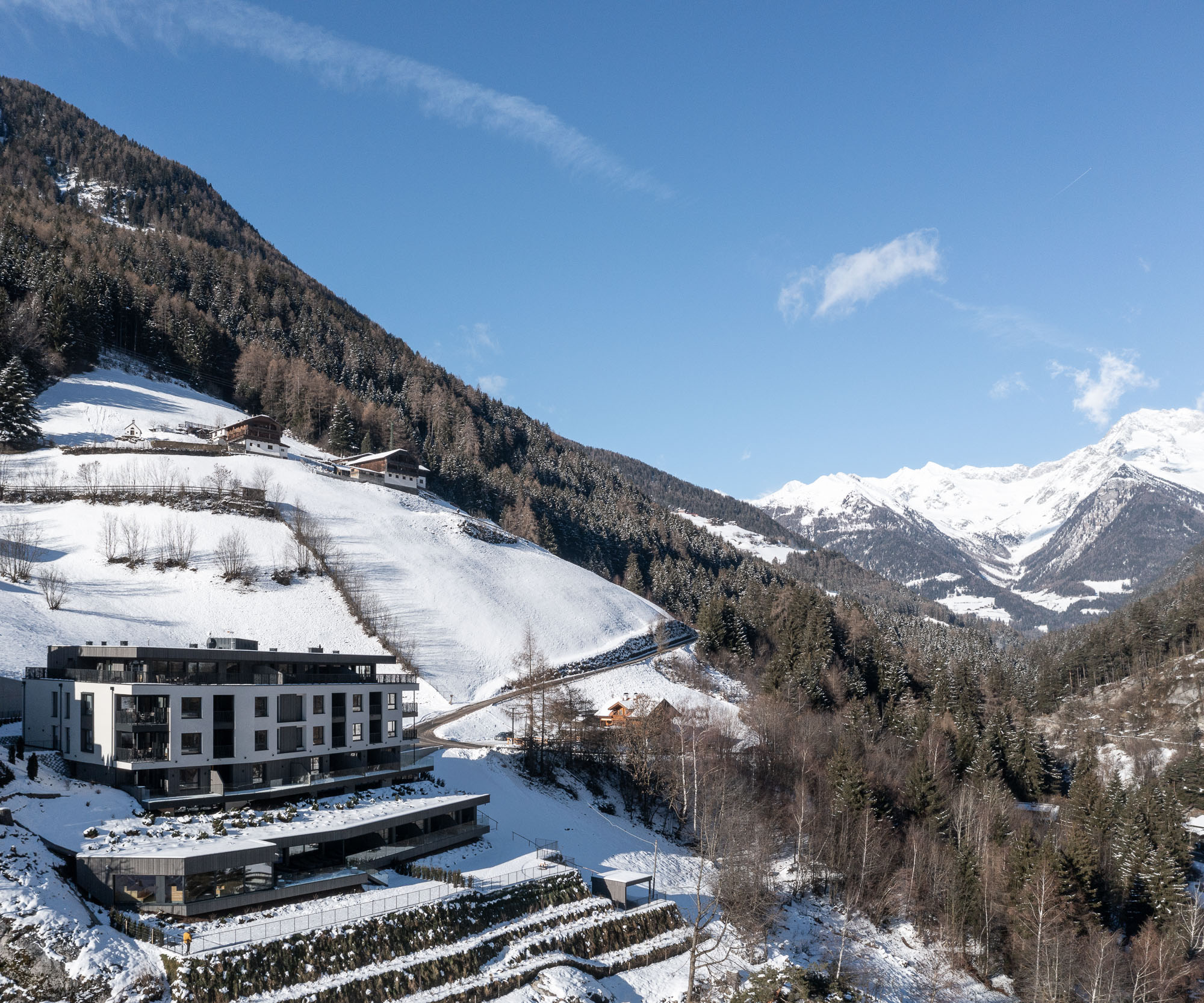 Drohnenaufnahme vom Apartment AhriaPura im Winter - AHRIA Apartments