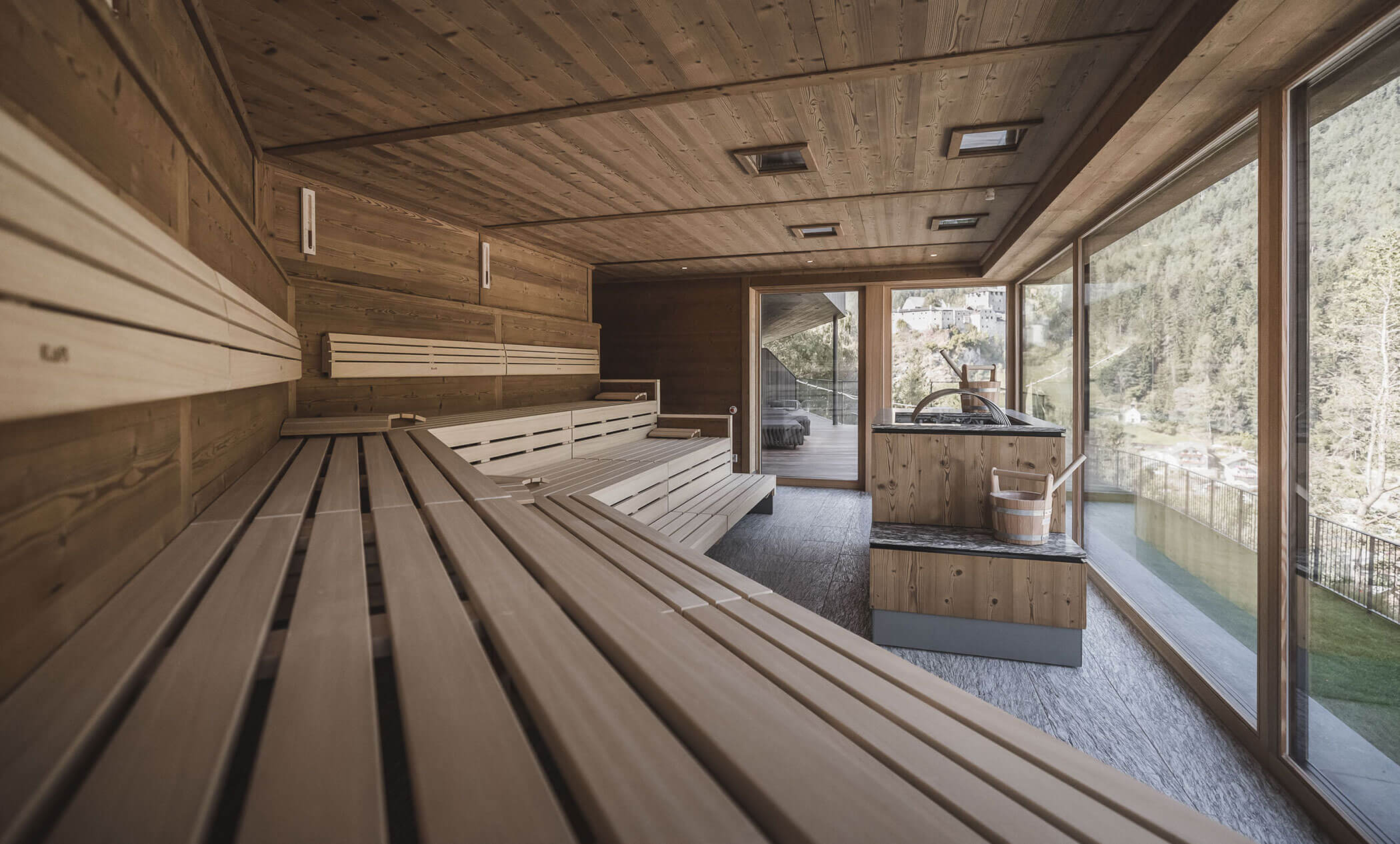 Highlights AhriaPura